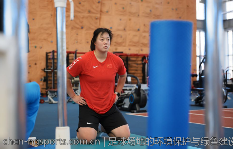 足球场地的环境保护与绿色建设理念